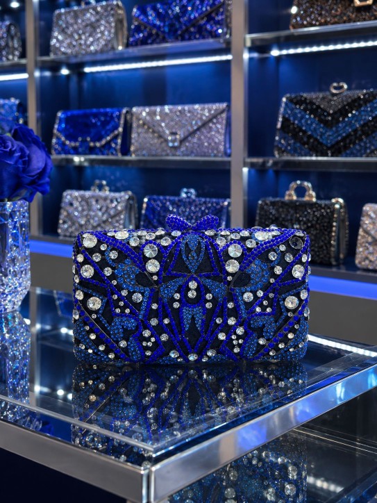 CARTERA AZUL CON NEGRO CON PIEDRAS