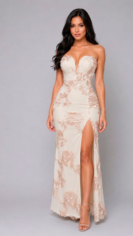 VESTIDO ESTRAPLE COLOR BEIGE CON ROSAS 3D