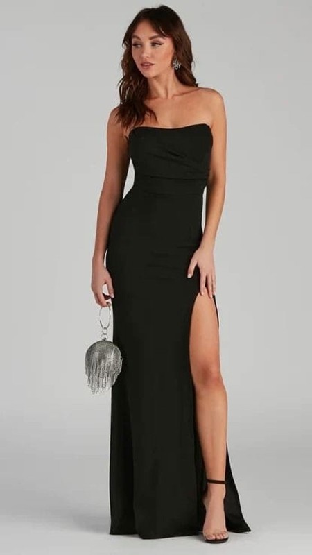 VESTIDO NEGRO STRAPLESS