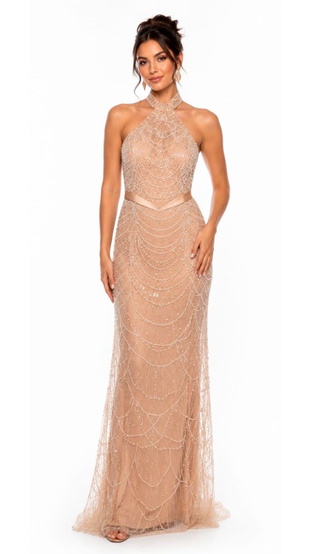 VESTIDO COLOR CHAMPANGE CON BORDADO DE PERLAS EN EL VESTIDO CUELLO CERRARO