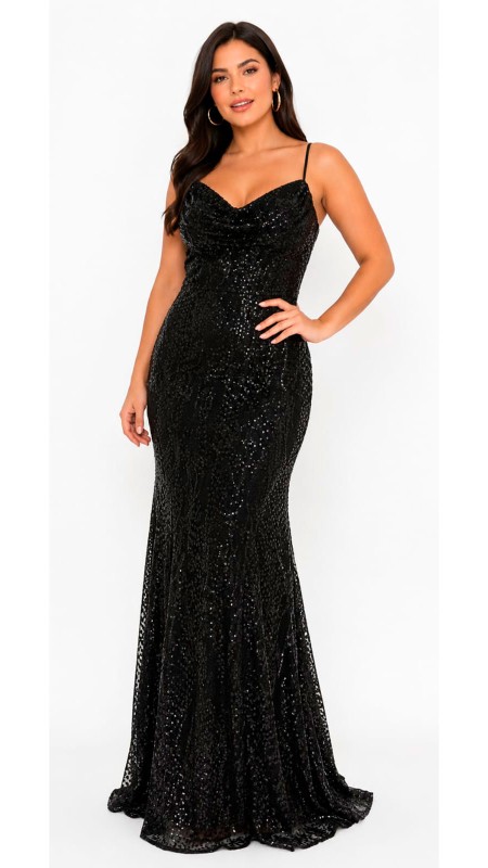 VESTIDO NEGRO CON ESCOTE EN CORAZON CORTE SIRENA