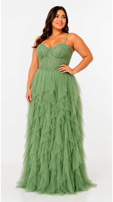 VESTIDO COLOR VERDE PISTACHO CORTE PRINCESA EN CAPAS
