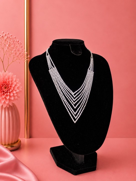 VENTA DE COLLAR PLATEADO LLUVIA EN V