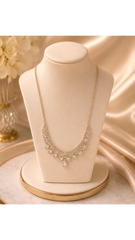 COLLAR CON PERLAS EN FORMA REDONDA