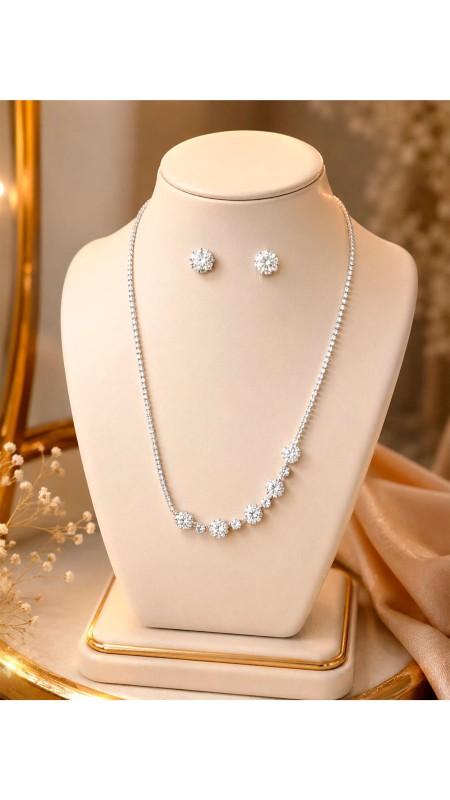 COLLAR MAS ARETES EN FORMA DE FLOR