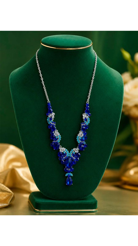 COLLAR DE DIAMANTES EN COLOR AZUL ELECTRICO