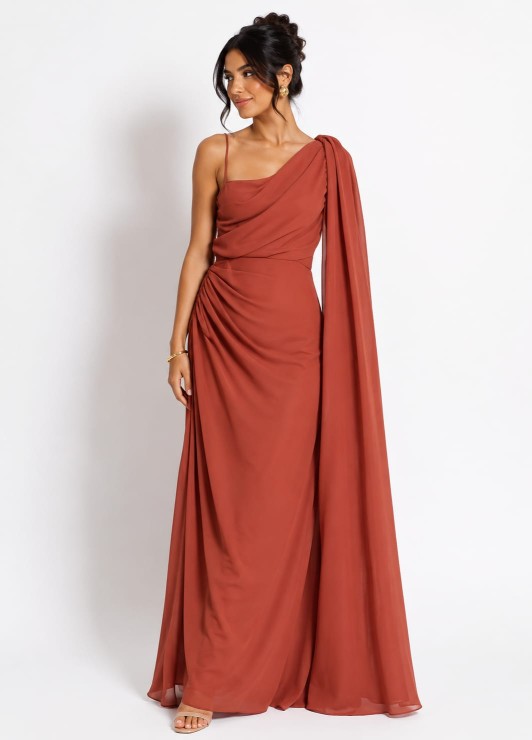 VESTIDO COLOR MELON OSCURO EN TELA SEDA CON CAPA ASIMETRICO