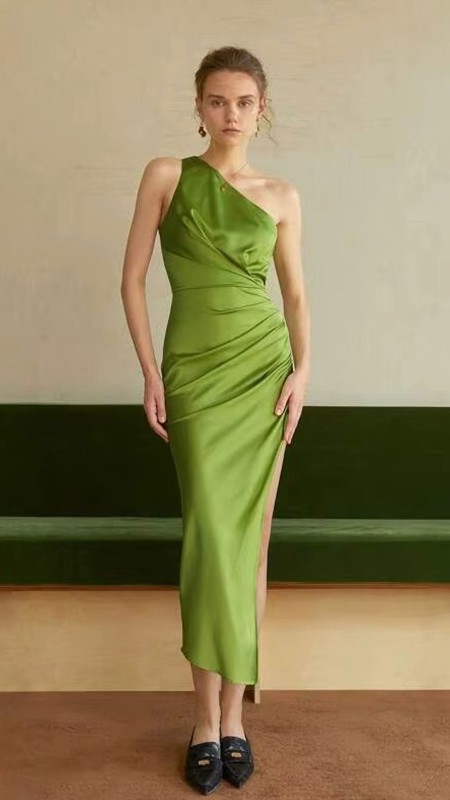 VESTIDO VERDE FORFORECENTE SATIN