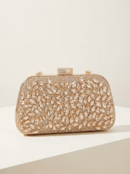 CARTERA COLOR DORADA CON PEDRERIA