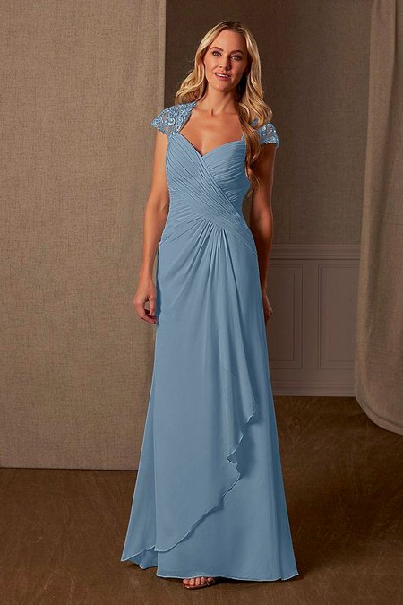 VESTIDO DE GASA CELESTE CON MINI MANGAS Y ENCAJE