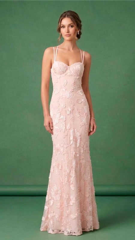 VESTIDO COLOR PALO DE ROSA CLARO CON FLORES EN RELIEVE 3D