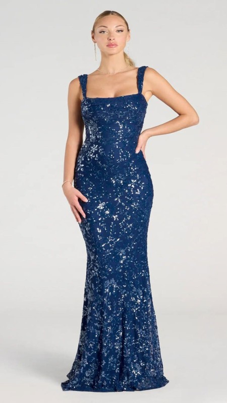 VESTIDO AZUL CON LENTEJUELAS CORTE SIRENA