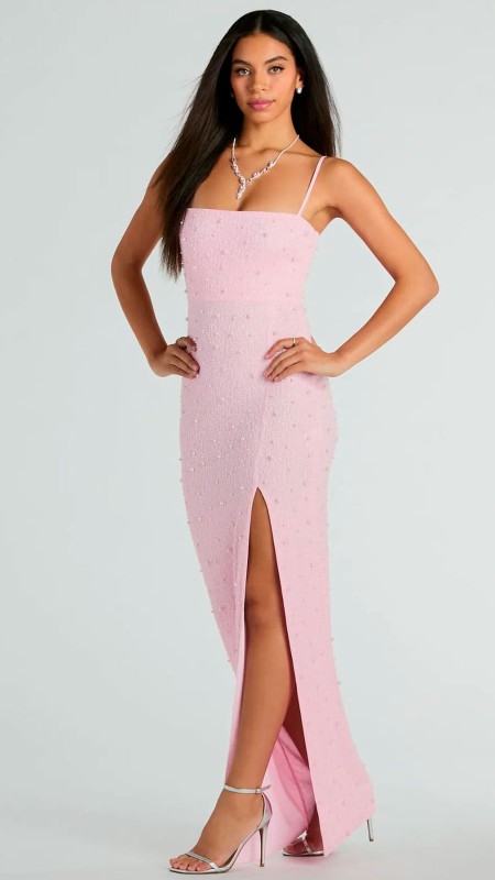 VESTIDO ROSADO CON PERLAS