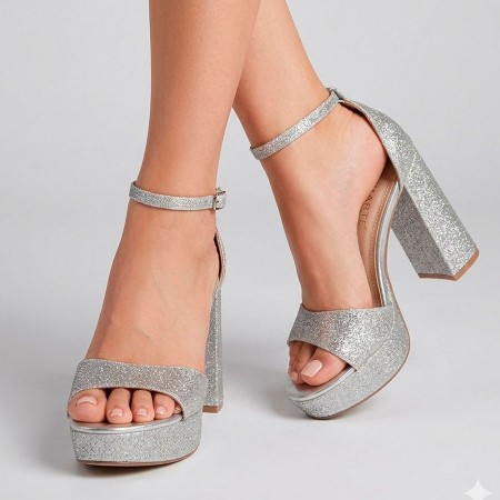 TALLA 36 COLOR PLATEADO CON BRILLO