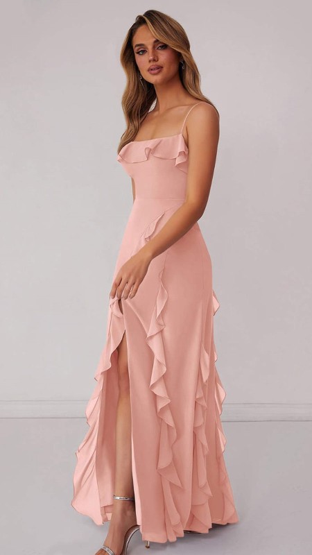 VESTIDO ROSADO ESCOTE RECTO CON VOLADOS