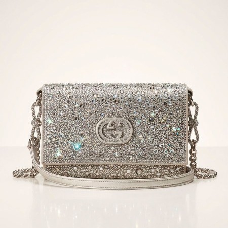 CARTERA PLATEADA DE HOMBRO