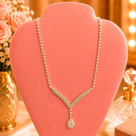COLLAR PLATEADO EN V