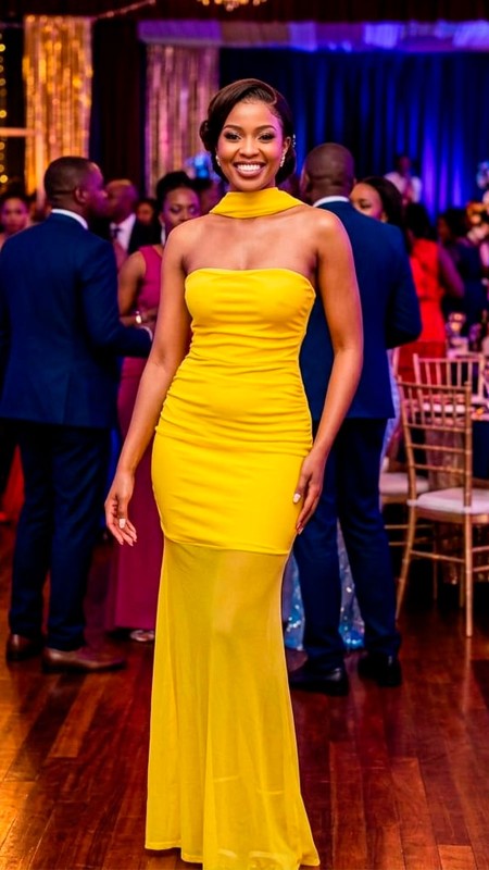 VESTIDO AMARILLO STRAPLESS