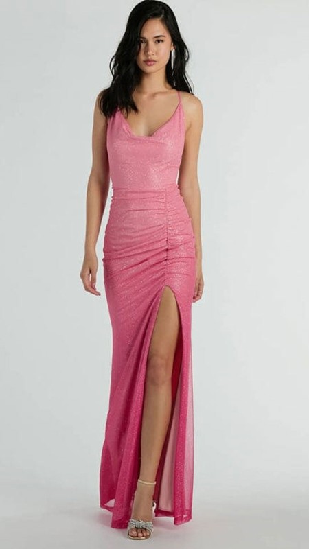VESTIDO ROSADO DIFUMINADO Y BRILLOS