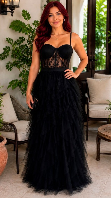 VESTIDO NEGRO CON VOLADOS Y ENCAJE